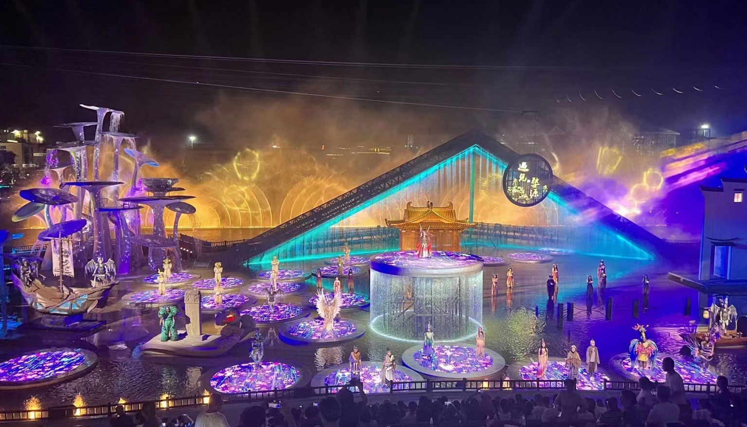 Jiangxi wuyuan cultural tourism project diameter 5 semicircular moon transparent ice screen